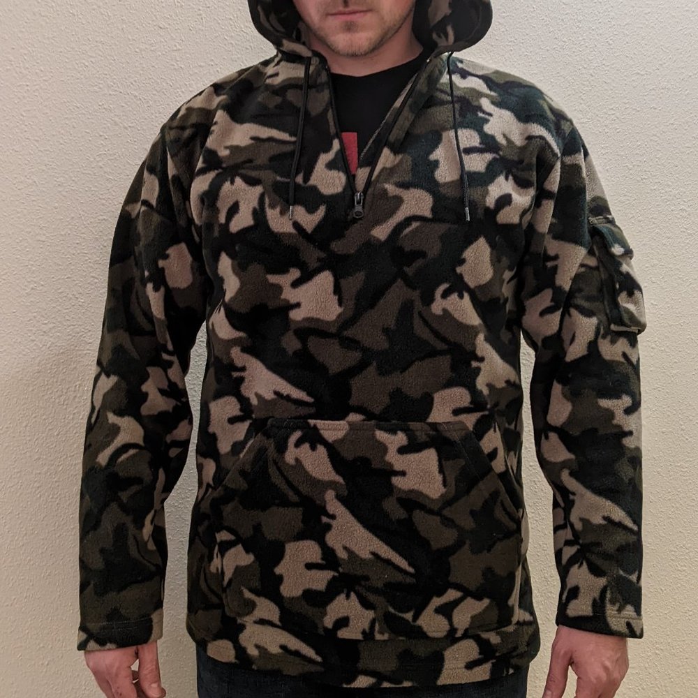 Men's size small Camo fleece quarter zip hoodie